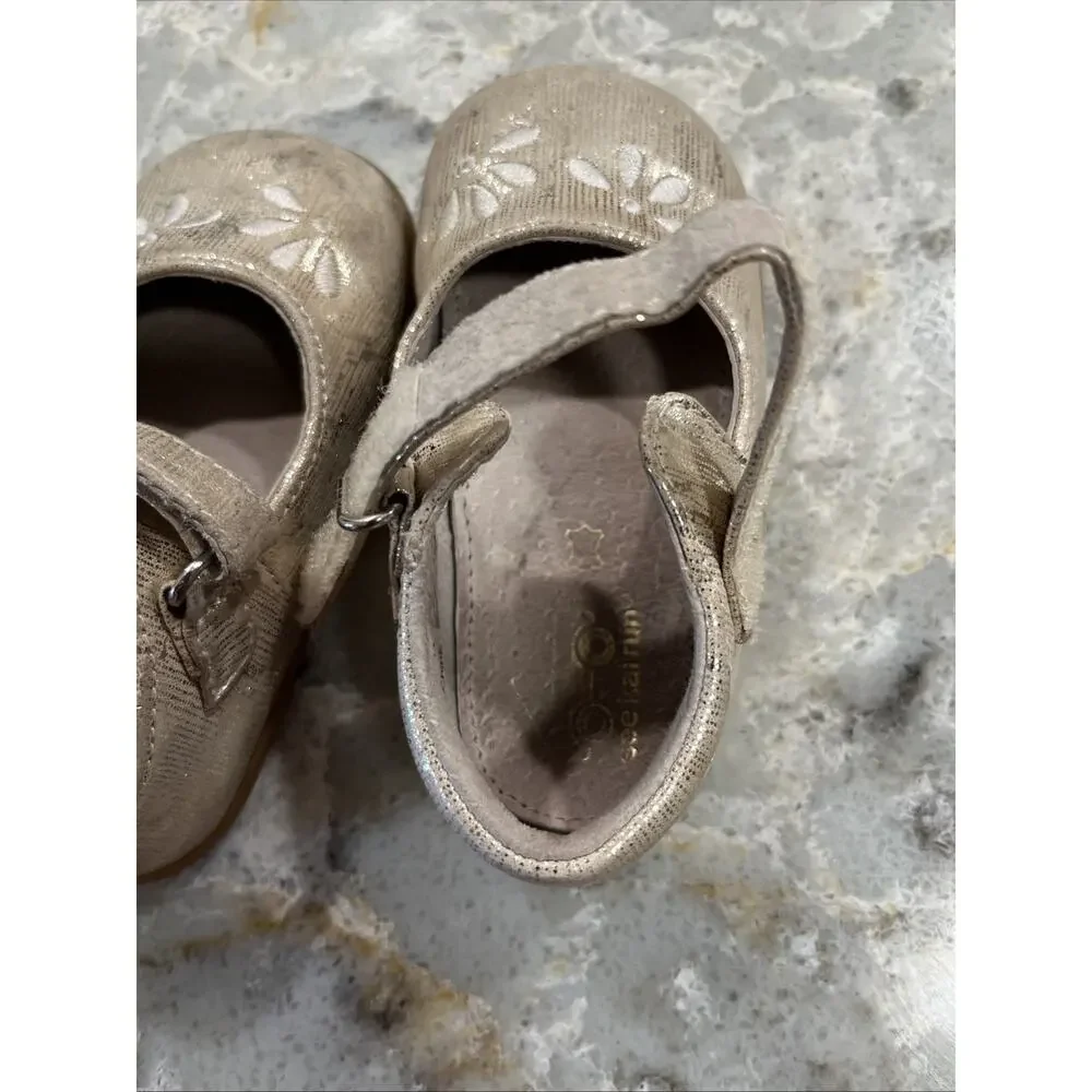 See Kai Run Toddler Girls Sz 6 Mary Jane Kids Silver Metallic Embroidered Daisy